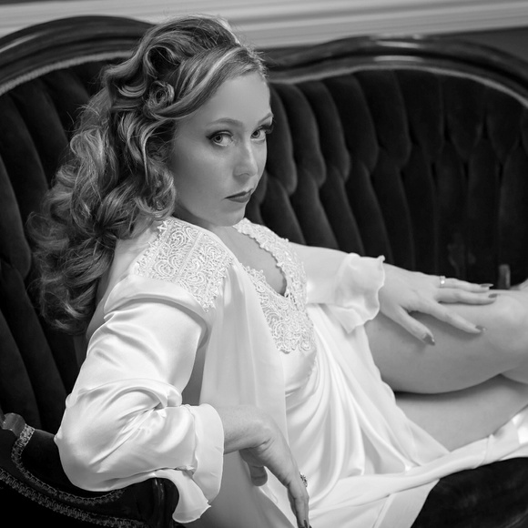 Meet your Posher, Amber - Picture 5 of 8